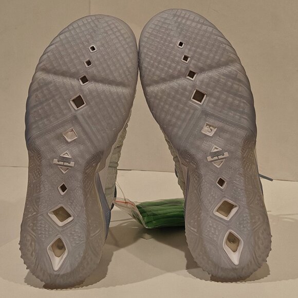 Nike LeBron 18 XXVIII 'Play for the Future' CW3156-400 Mens Size 8 Excellent - Picture 12 of 16